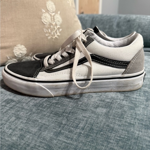 Vans - Picture 6 of 7